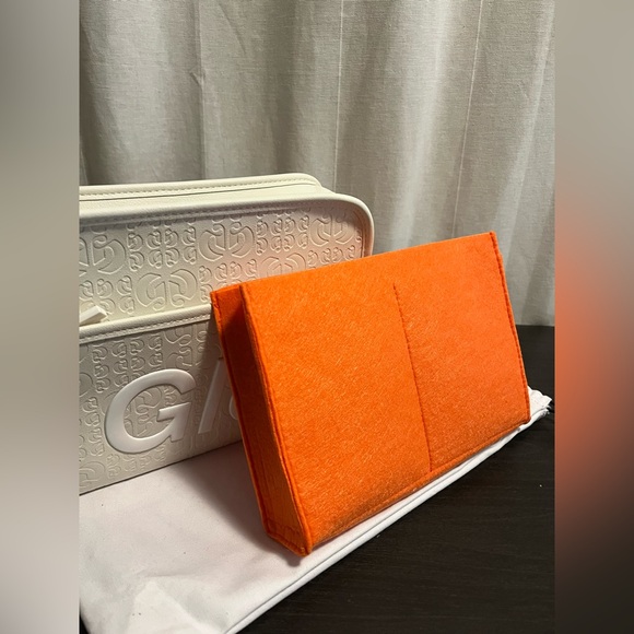 Glossier Beauty Bag - Picture 5 of 7